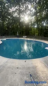 Camellias Haven Cozy New Reno 2Bed Apt with Pool, 40 Min to ATL - Image 2