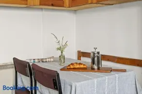 Cosy cottage in rural location with lovely country - Image 2