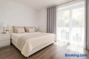 ALURE RESIDENCES 1 & 24h self check-in, free parking in front of the apartment building, new building, terrace, cafe with breakfast in the apartment building, next to the aqua park - Image 2