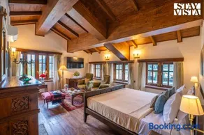StayVista at Snowdrop House Manali Near Mall Road with Bonfire - Image 1