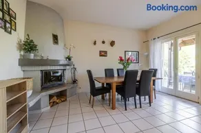 3 rooms available in the Jura Villa Thoiry SHARED House near CERN Geneva Airport Palexpo UN Skiing - Image 4