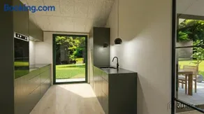 Newly Renovated Holiday Home Near The Water - Image 5
