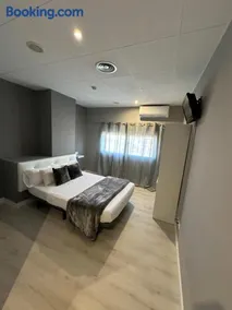Hotel Vanity - Image 4