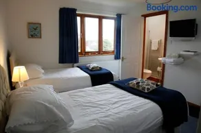 Two Hoots Bed and Breakfast - Image 4