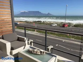 Blouberg Luxury Beachfront Apartment - Image 2