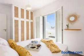 Helen Beach Front Luxury Villas - Image 4
