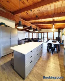 Howqua Inlet Country Home - Image 2