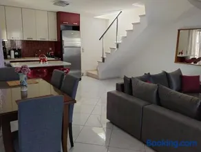Chelmis Maria's City Villa - Image 5