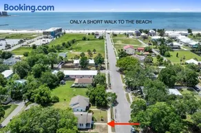 Gulfport Game Room House Walk to Beach Family Fun - Image 2