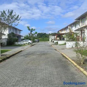 Casa em condomínio - Image 1