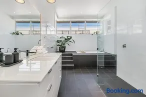 Bayne St Studio - Image 2