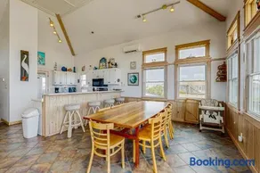 Dog-Friendly House W/ Shared Pool Private W/D Ocean View Wifi - Image 5