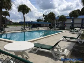 Stay Plus Inn - Image 1