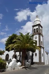 Bright, modern apartment in the heart of Arrecife - Image 1