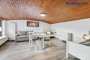Small Holiday Apartment 3 - Image 1