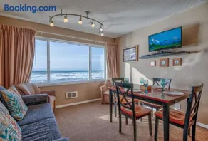 Top Floor Condo With Amazing Views Pool and Sauna - Image 1
