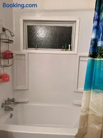 Shaligohomes @ 4425 E 6th Ave - Image 3