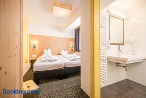Partyhouse HARAKIRI stay DIFFERENT 60 seconds to MOUNTAINS! Free PARKING! Self CHECK-IN - Image 2