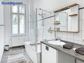 Ferienwohnung Villa Nieske - Jugendstil Denkmal, free WLAN & Parken, Self Check-In, Smart-TV - Image 2