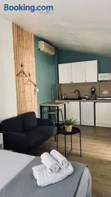 Studio refait à neuf avec jardin Aigues Mortes - Image 2