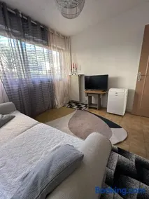 Great apartment 50m tramway station - Image 3