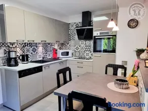 Gîte tout inclus avec jardin clos, terrasse privative, proche forêt et randonnées, 1 chambre, 1 canapé-lit - Image 1