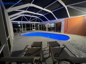 Paradise Naples Pool House - Image 2