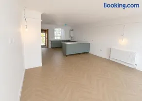 Sea View Apartment Llanstadwell - Image 4