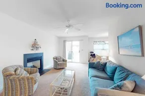 Clear Water -- 38608 Jamestown - Image 4
