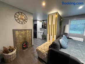 Deluxe Studio with Sauna and Jacuzzi - Adults only - Image 5