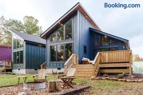 The Caney Cabin Retreat with Sauna, Hot Tub, Fire Pits and Golf - Image 4