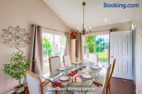 Entire Private House with Big Yard, Garage, King Bed, Crib, 4 Bedrooms - 3 Bathrooms, Available Now - Image 2