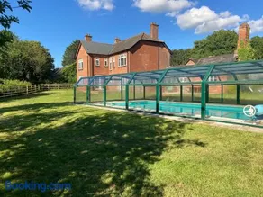 Large House On Farm With Own Heated Pool, As Seen On BBC TV - Image 4