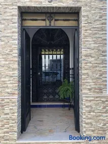 Casa Con Alma # junto a estación de trenes y muy cerca del centro - Image 2