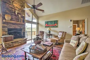 'Green Shadows' Scenic Whittier Condo w/Fireplace! - Image 4