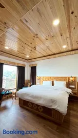 Shalom Hillcrest Inn - Image 5
