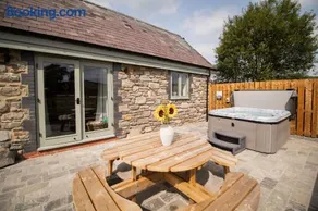 Eleri's Barn - Image 1
