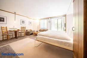 4103 Charmantes, neu renoviertes Studio - Image 3