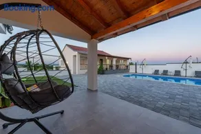 Villa mit Grill, Terrasse und privatem Pool - Image 3