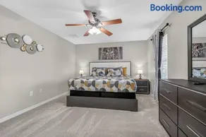 Comfortable 3BR for Families Near Blackwater - Image 5