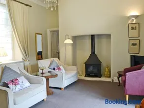Porters Lodge - Image 1