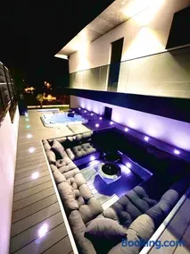 Maison Jacuzzi - Image 3