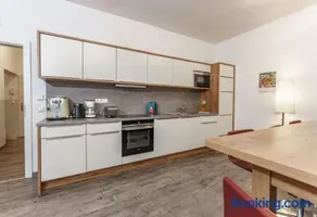 Easyapartments Riverside - Image 3