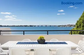 Waterfront Duplex 5 bedrooms 5 bathrooms - Image 2