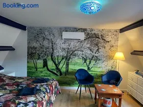 Cozy Elst - Image 1
