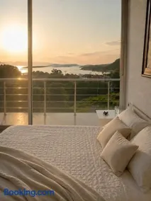 Villa with private pool and unique sea view in Çeşme - Image 2