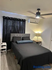 Cozy Tiny Home Minutes from Westgate Glendale - Image 1