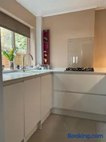 Gloucester House - Image 3