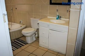 Glen Rest Country Lodge - Image 2