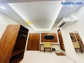 Hotel Black Burn - Image 2